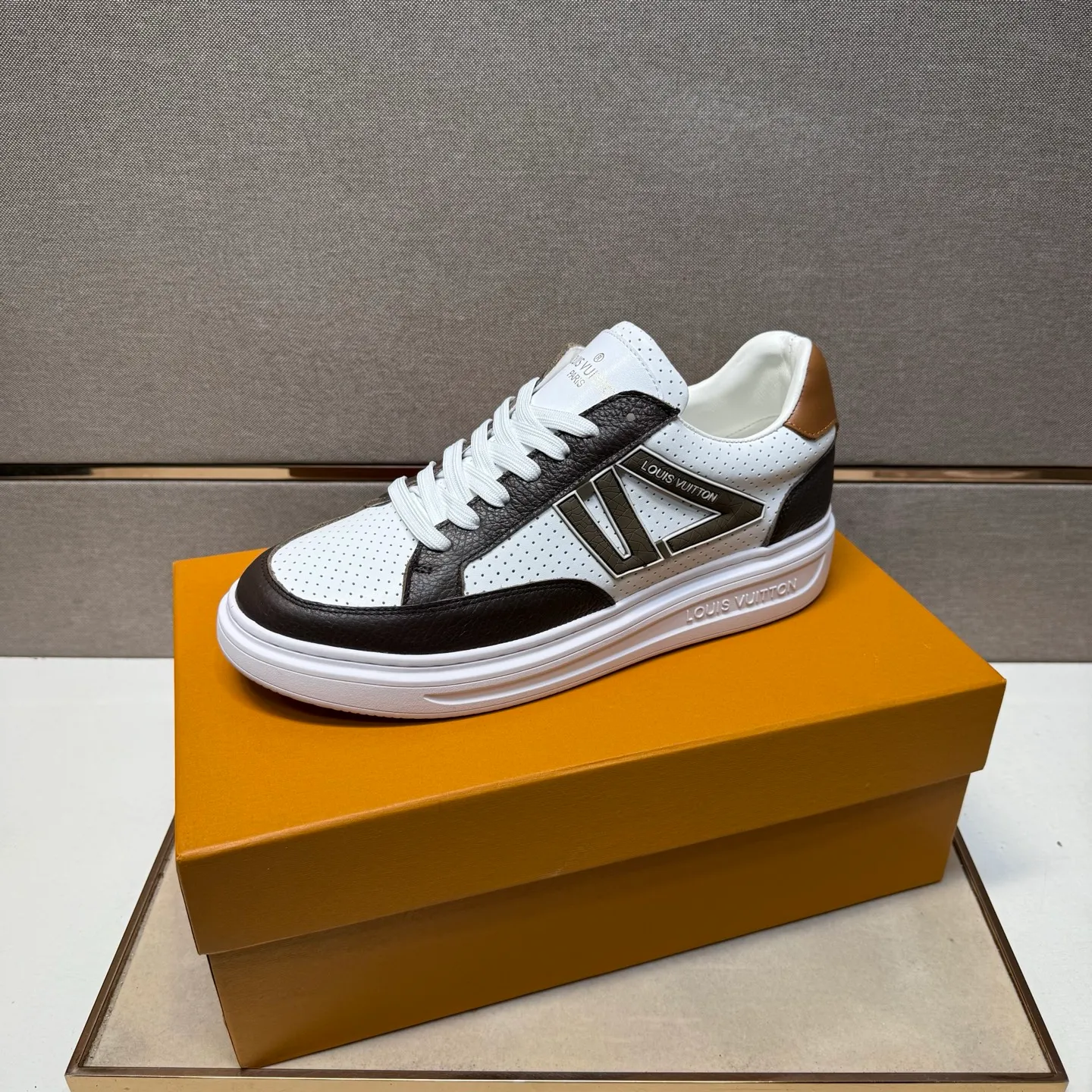 ⬛️Men's shoes 💰p420 [LV～] Men's casual shoes 2025z cabinet sales simultaneously 🔶Size: 38-44 #️⃣ 🔷6 colors🔜The upper is made of multi-material splicing ➕Genuine leather lining, comfortable and breathable, sole: original comfortable and wear-resistant outsole, ⚠️Real thing📱Photographed🎬The real thing is better📢📢📢